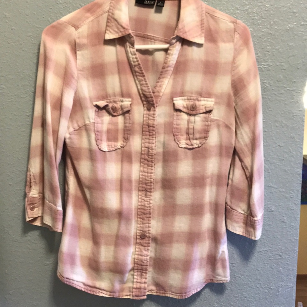 Plaid collared 3/4 sleeve button up.